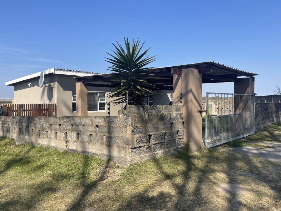 4 Bedroom Property for Sale in Cove Ridge East Eastern Cape